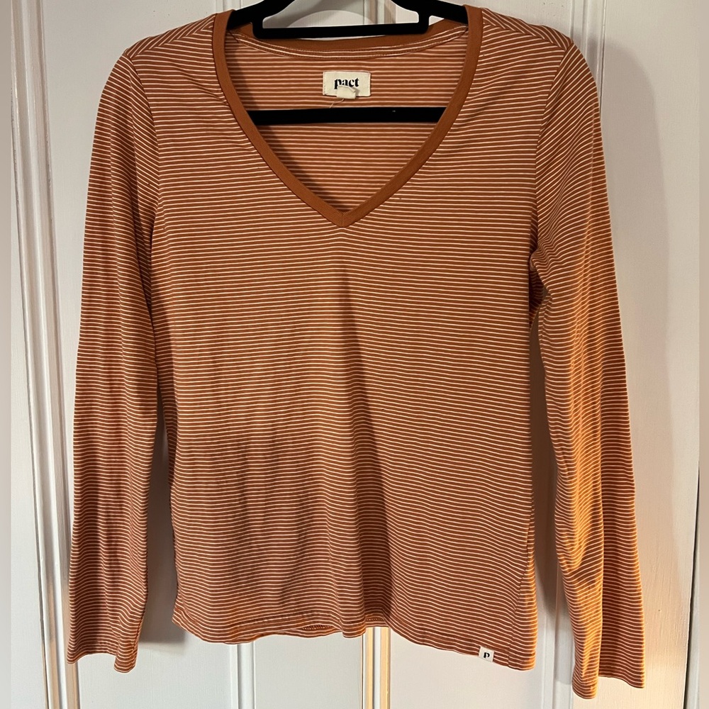 pact 100% Organic Cotton Long Sleeve Burnt Orange and White V Neck WM Size SM